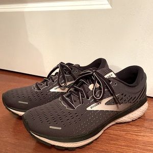 Brooks Ghost Sneakers
